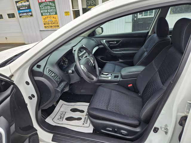 Vehicle image 37 of 68