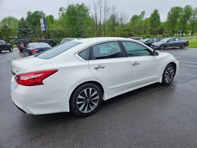 Vehicle image 11 of 68