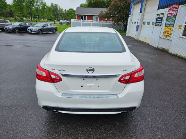 Vehicle image 12 of 68
