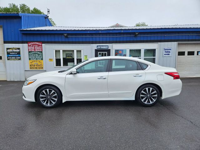 Vehicle image 17 of 68