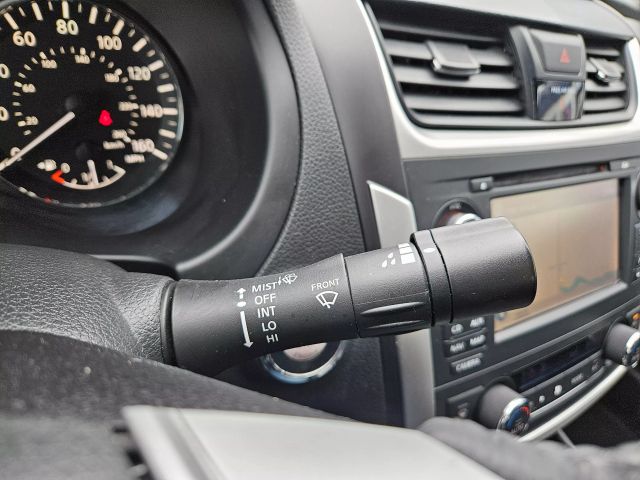 Vehicle image 61 of 68