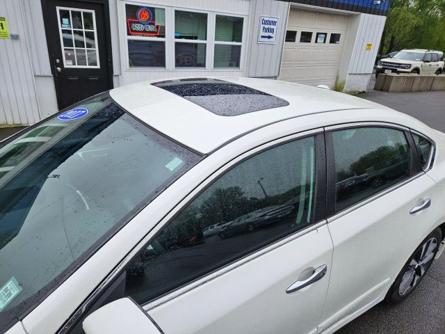 Vehicle image 23 of 68