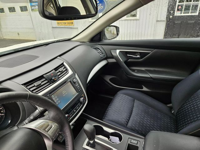 Vehicle image 41 of 68