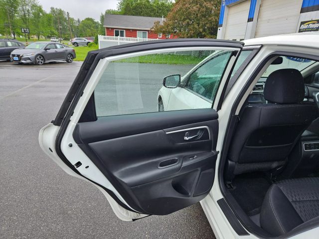 Vehicle image 29 of 68