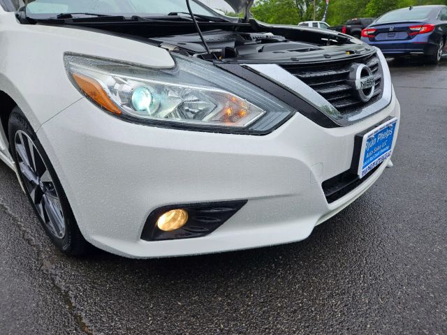 Vehicle image 7 of 68