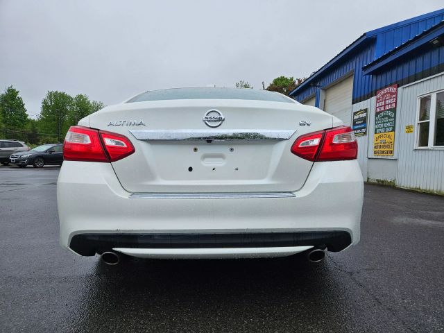 Vehicle image 13 of 68