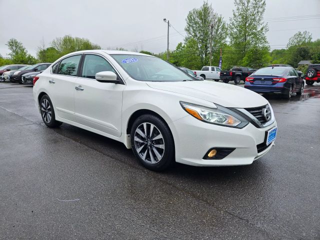 Vehicle image 4 of 68