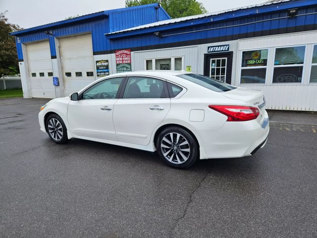 Vehicle image 15 of 68