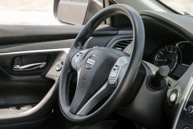 2017 Nissan Altima 2.5 S Image 33 of 60