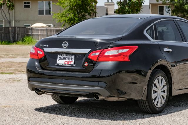 2017 Nissan Altima 2.5 S Image 8 of 60