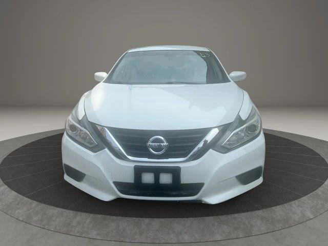 2017 Nissan Altima 2.5 S Image 3 of 33