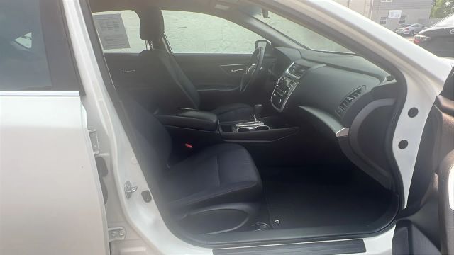 2017 Nissan Altima 2.5 S Image 11 of 33