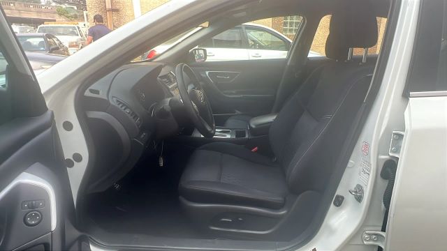 2017 Nissan Altima 2.5 S Image 12 of 33