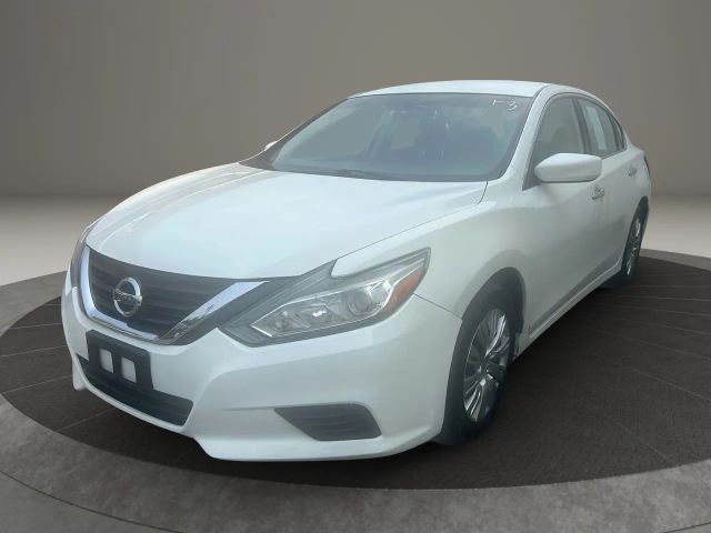 2017 Nissan Altima 2.5 S Image 2 of 33