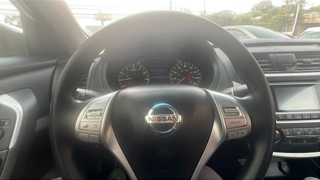 2017 Nissan Altima 2.5 S Image 26 of 33