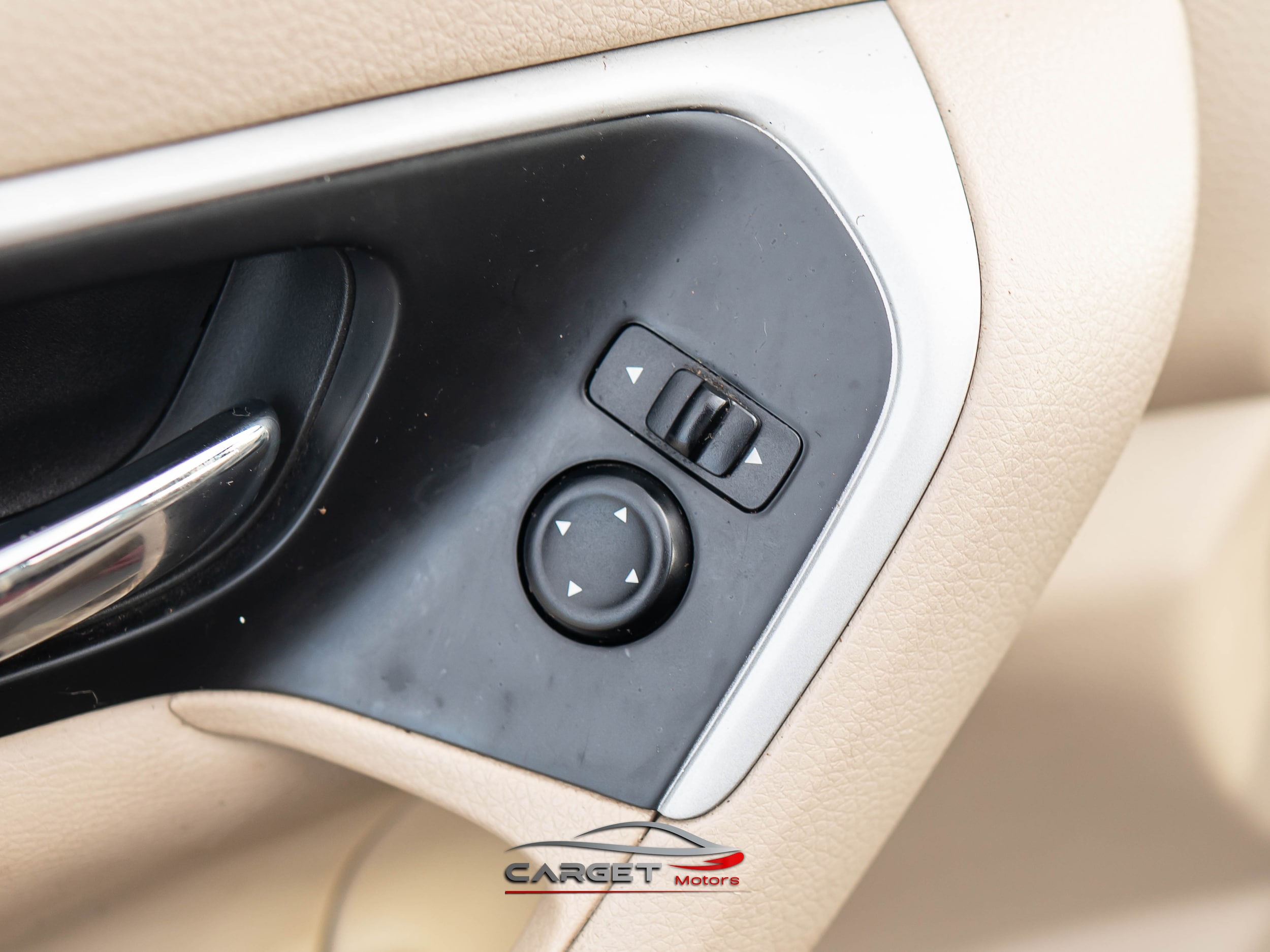 Vehicle image 34 of 49
