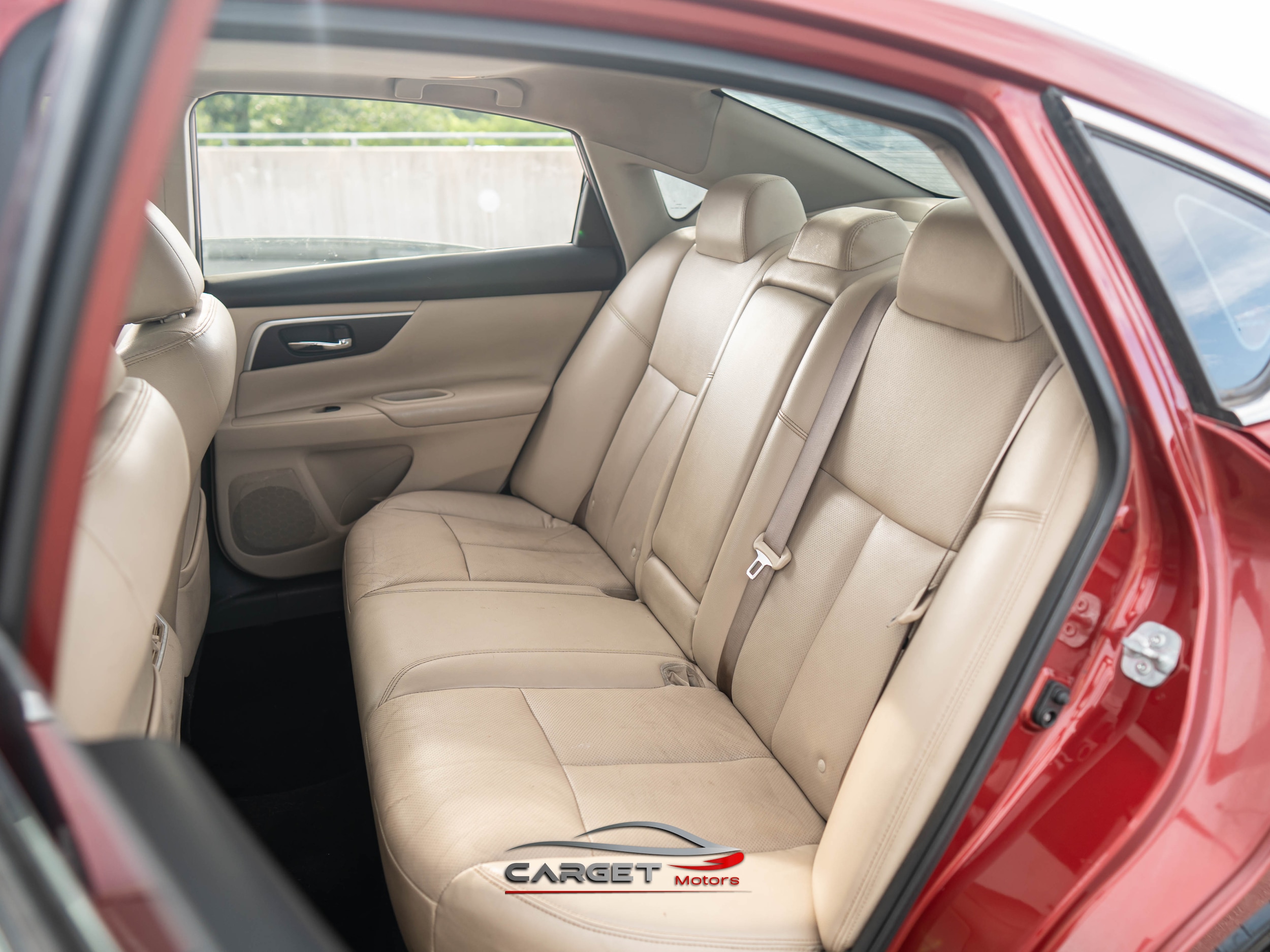 Vehicle image 13 of 49
