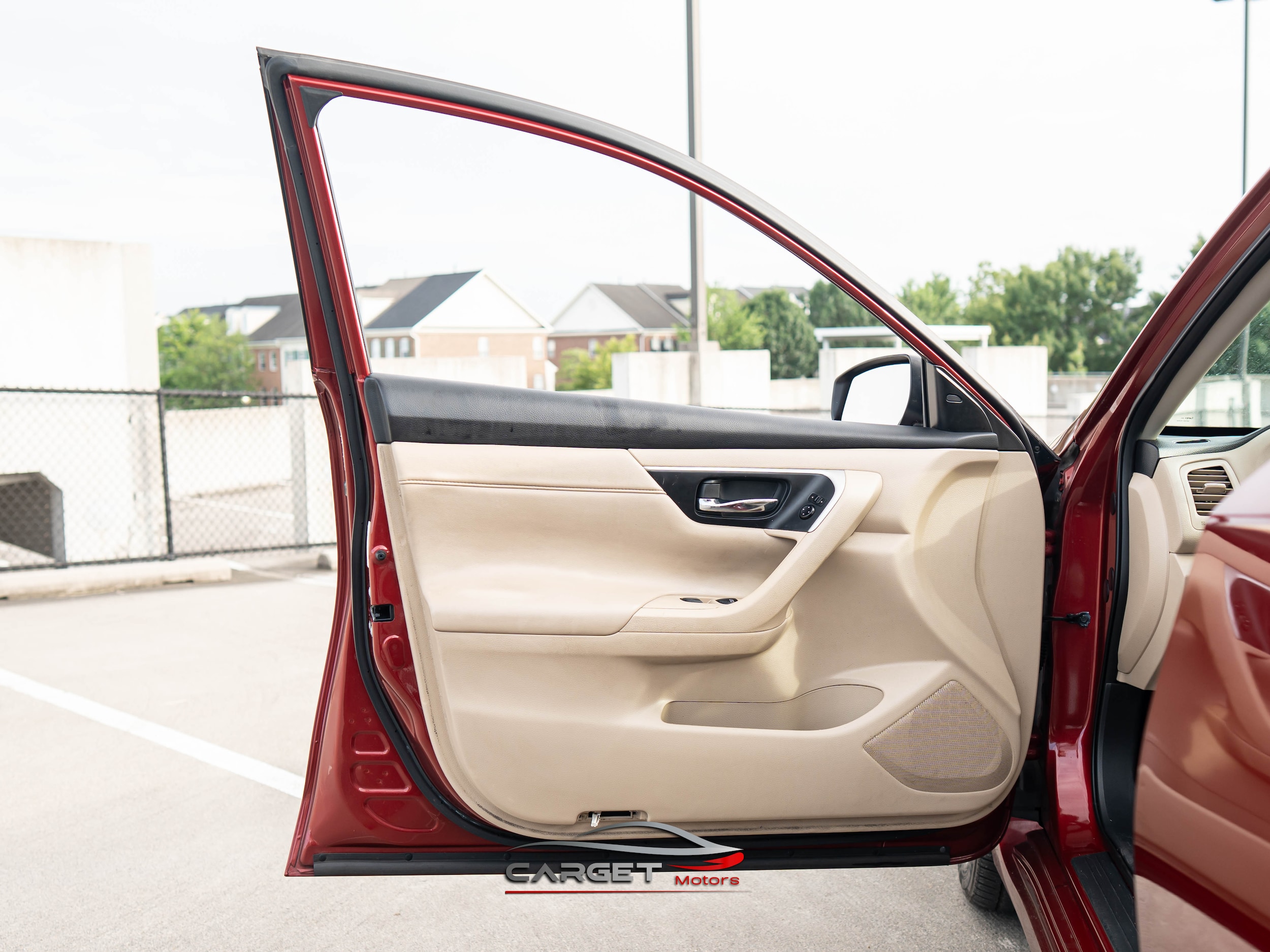 Vehicle image 21 of 49