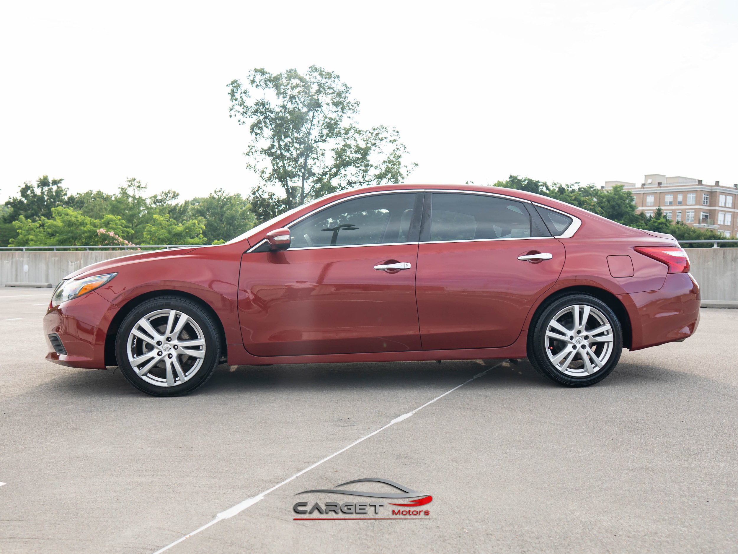 Vehicle image 6 of 49