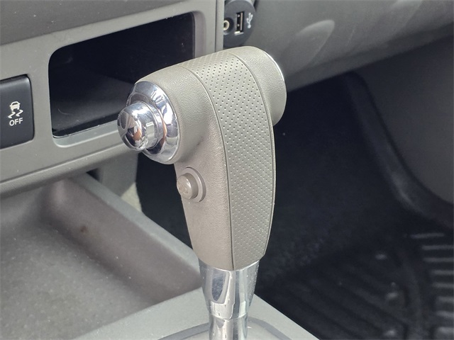 Vehicle image 31 of 38