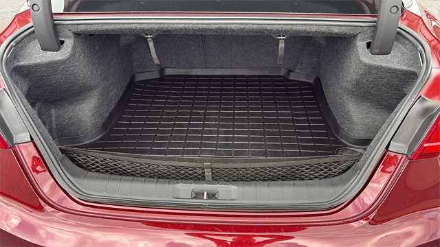 Vehicle image 8 of 33