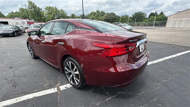 Vehicle image 5 of 33