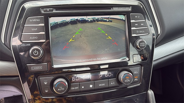Vehicle image 20 of 33