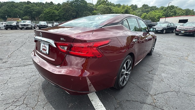 Vehicle image 4 of 33