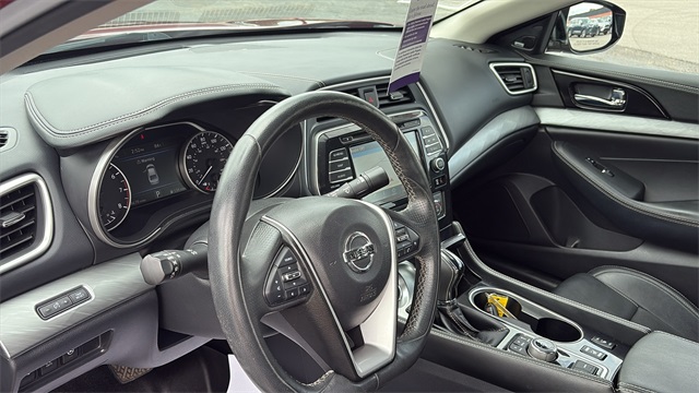Vehicle image 16 of 33