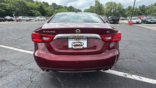 Vehicle image 29 of 33