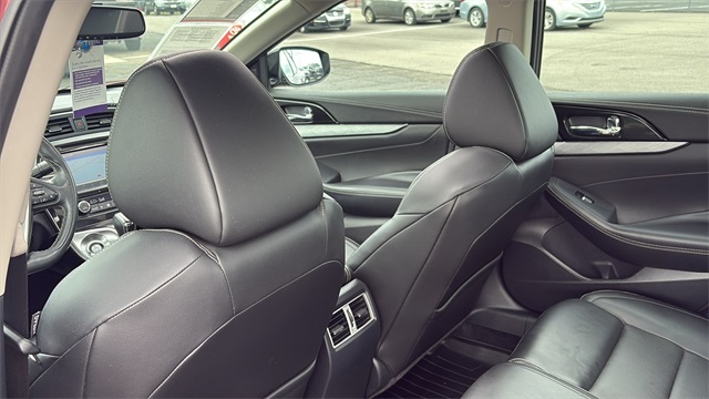 Vehicle image 14 of 33