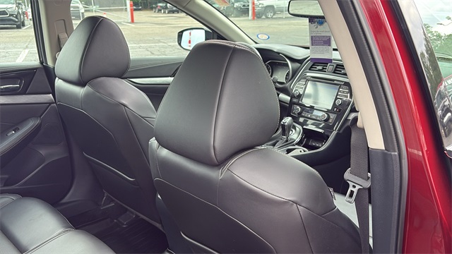 Vehicle image 13 of 33