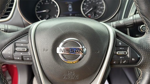 Vehicle image 18 of 33
