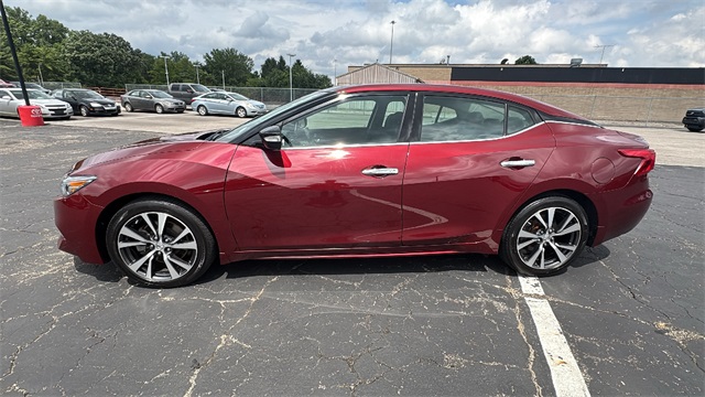 Vehicle image 6 of 33
