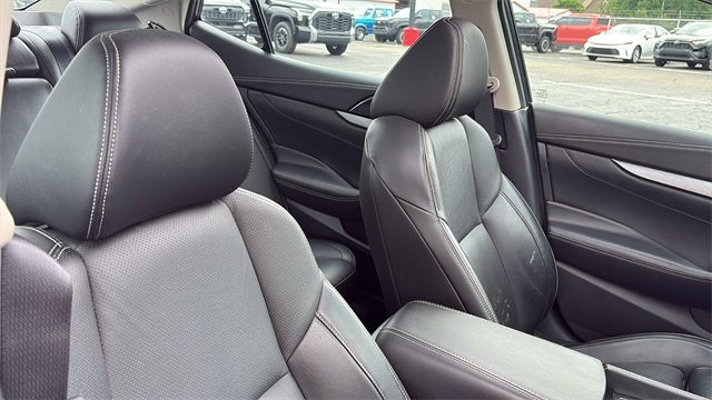 Vehicle image 12 of 33