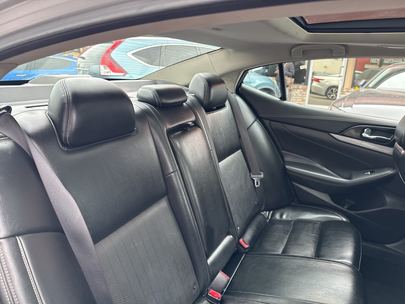 Vehicle image 26 of 44