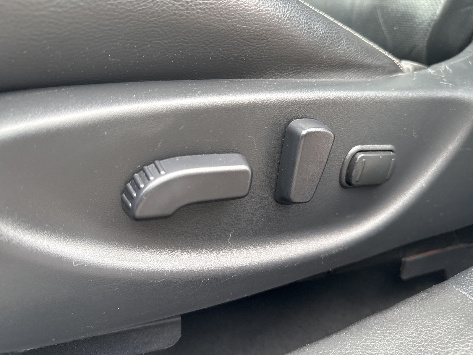 Vehicle image 15 of 44
