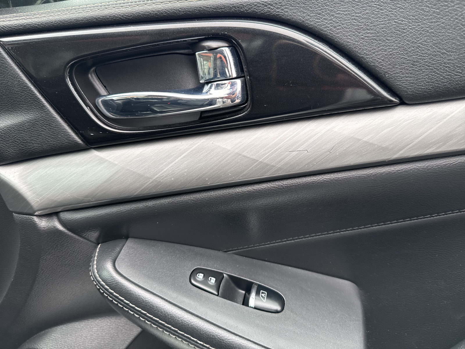 Vehicle image 33 of 44