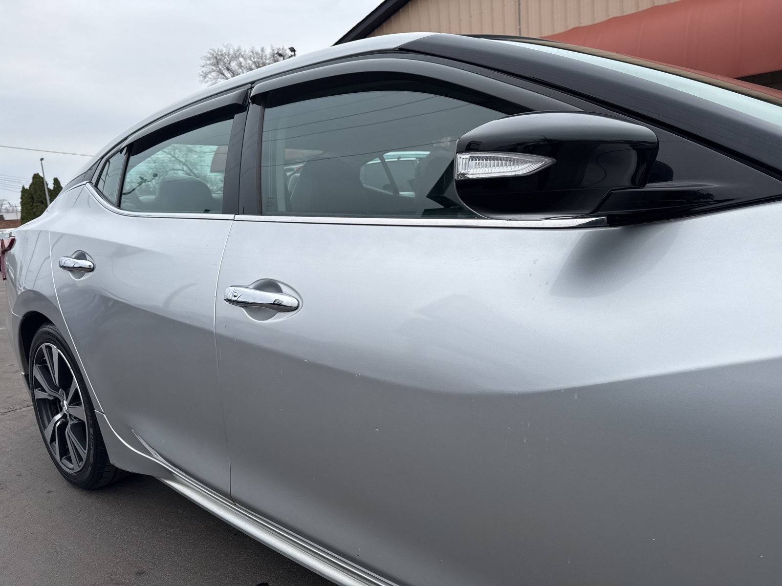 Vehicle image 9 of 44