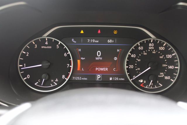 Vehicle image 17 of 35