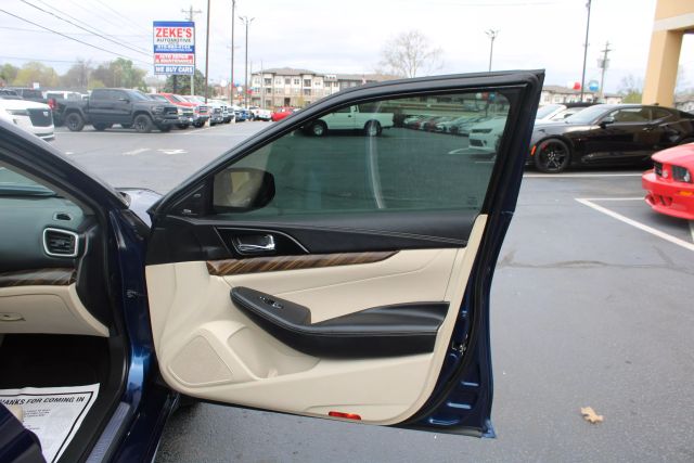 Vehicle image 27 of 35