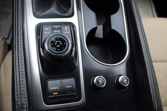 Vehicle image 15 of 35