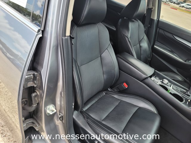 Vehicle image 11 of 38