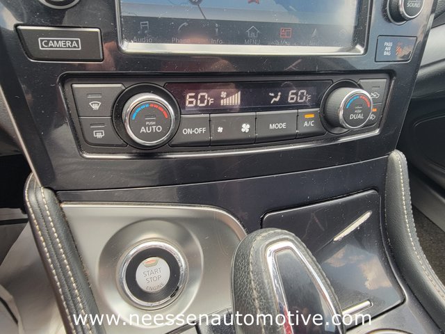 Vehicle image 33 of 38