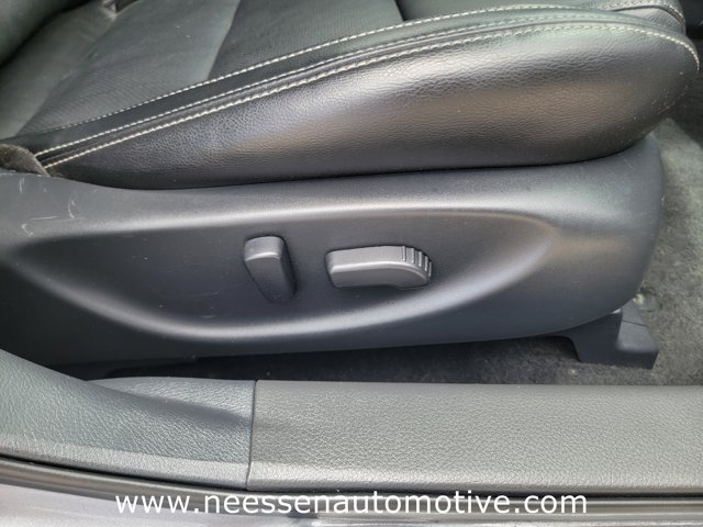 Vehicle image 29 of 38