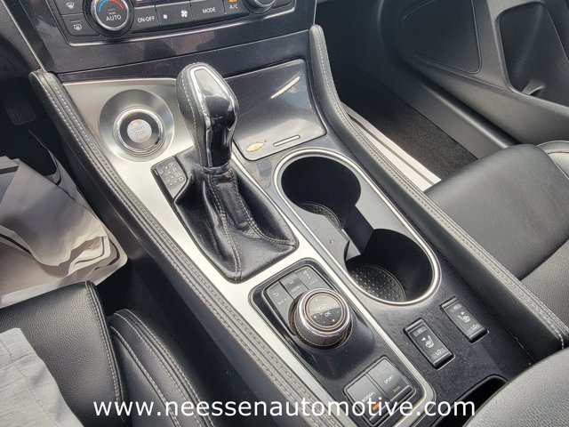 Vehicle image 25 of 38