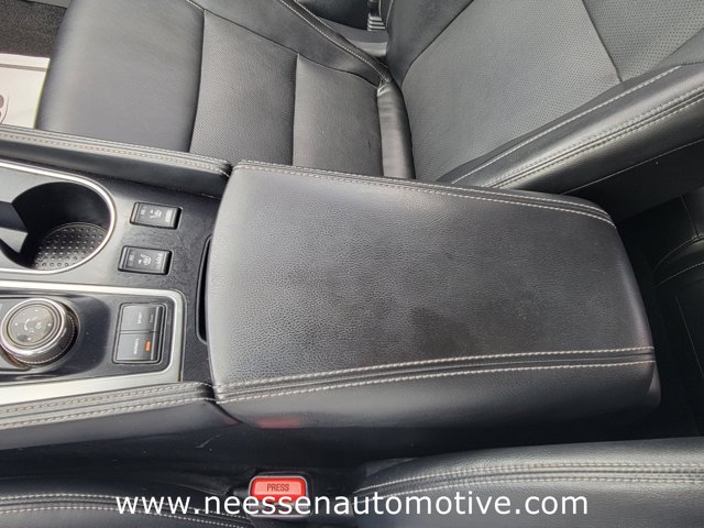 Vehicle image 32 of 38