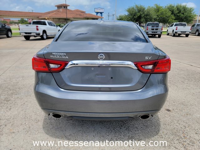 Vehicle image 4 of 38