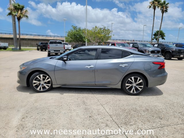 Vehicle image 6 of 38