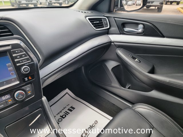 Vehicle image 15 of 38